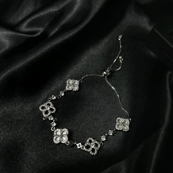 Vintage - Silver Four leaf Bracelet