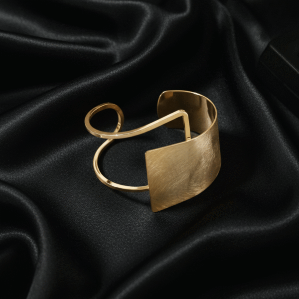 Minimalism – Aurora Edge Bracelet