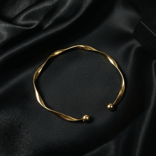 Minimalism – Mobius Bracelet