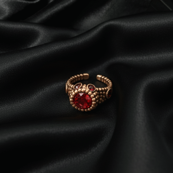 Vintage – Garnet Majesty Ring